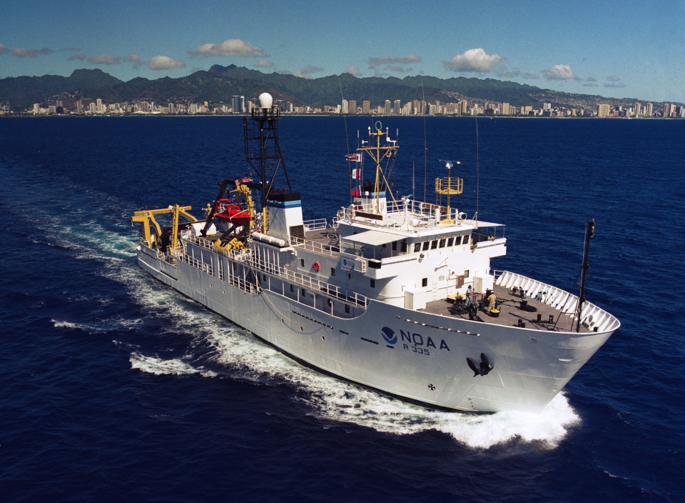 NOAA ship Oscar Sette